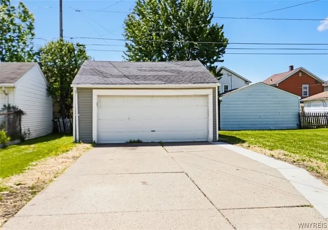 Listing Photo 5 - Condo for sale in building located at 312 W Girard Blvd, Buffalo, NY 14217