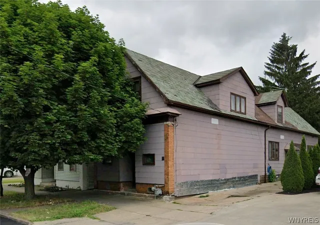 Photo 1 of Sale Pending at 11 Bridgeman St, Buffalo, NY 14207 | MLS# B1698766 | Listing updated on 2026-08-17