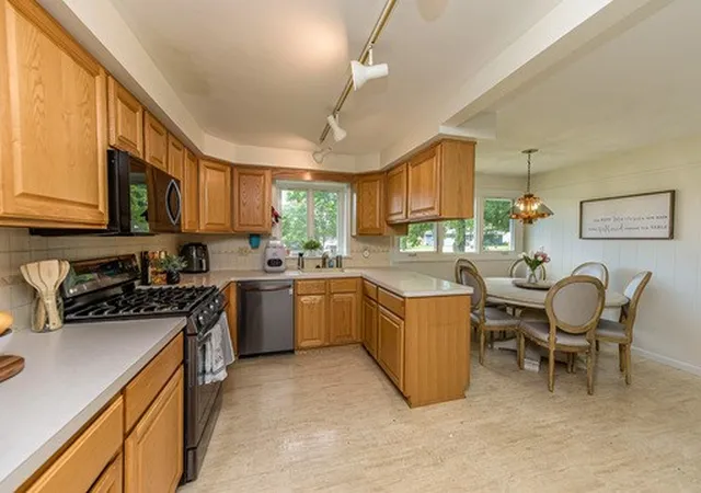 Photo 3 of Sale Pending at 50 Spearmint Dr, Rochester, NY 14615 | MLS# R1699132 | Listing updated on 2026-08-31