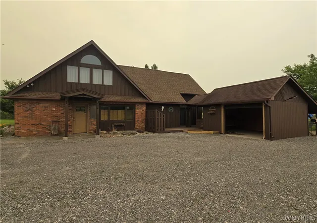 Photo 2 of Sale Pending at 5790 Royalton Ctr Rd, Gasport, NY 14067 | MLS# B1698962 | Listing updated on 2026-08-17