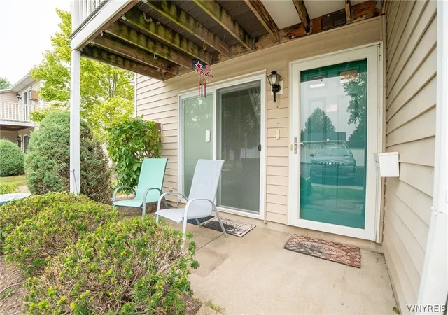 Photo 2 of Sale Pending at 7 Sunmist E, Buffalo, NY 14228 | MLS# B1696008 | Listing updated on 2026-09-10
