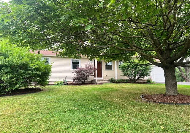 Photo 1 of Sale Pending at 8615 Weaver Rd, Cicero, NY 13039 | MLS# S1699101 | Listing updated on 2026-09-04