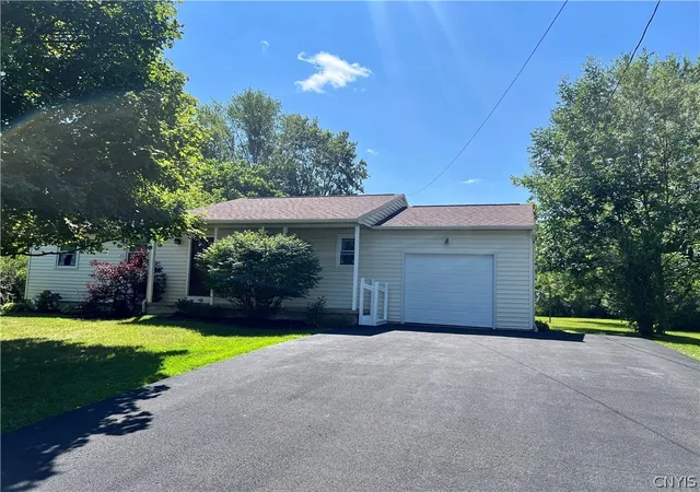 Photo 2 of Sale Pending at 8615 Weaver Rd, Cicero, NY 13039 | MLS# S1699101 | Listing updated on 2026-09-04