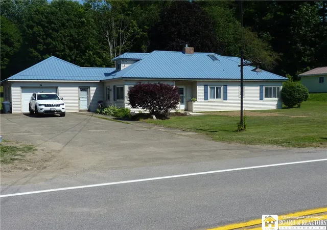 Photo 1 of Single family home for sale at 34 Park St, Sinclairville, NY 14782 | MLS# R1696060 | Listing updated on 2026-08-18