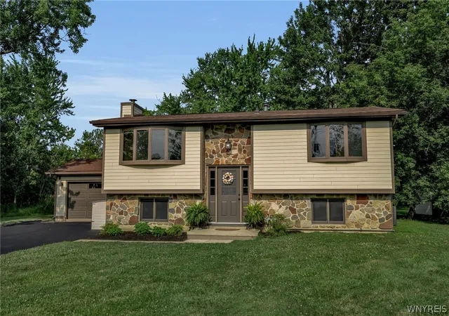 Photo 1 of Single family home for sale at 5300 Shimerville Rd, Clarence, NY 14031 | MLS# B1699054 | Listing updated on 2026-08-07