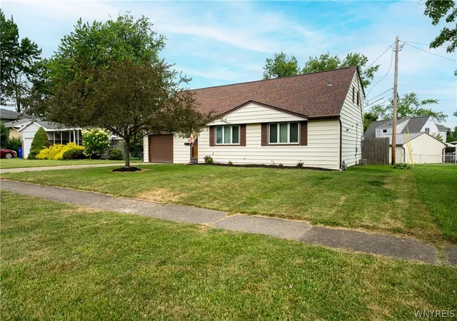 Photo 1 of Sale Pending at 5068 Chapman Pkwy, Hamburg, NY 14075 | MLS# B1698609 | Listing updated on 2026-08-31