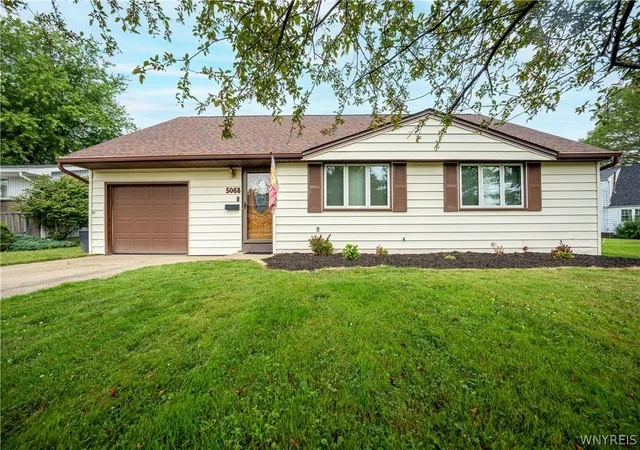 Photo 3 of Sale Pending at 5068 Chapman Pkwy, Hamburg, NY 14075 | MLS# B1698609 | Listing updated on 2026-08-31