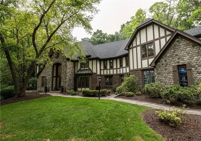 Photo 2 of Single family home for sale at 7876 Hidden Oak, Pittsford, NY 14534 | MLS# R1694936 | Listing updated on 2026-08-24