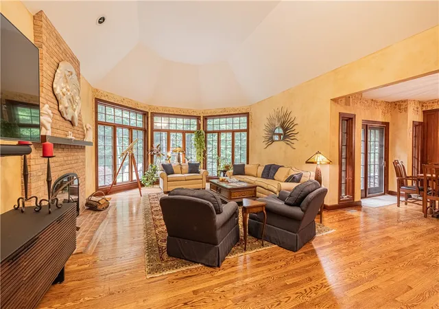 Photo 3 of Single family home for sale at 7876 Hidden Oak, Pittsford, NY 14534 | MLS# R1694936 | Listing updated on 2026-08-24