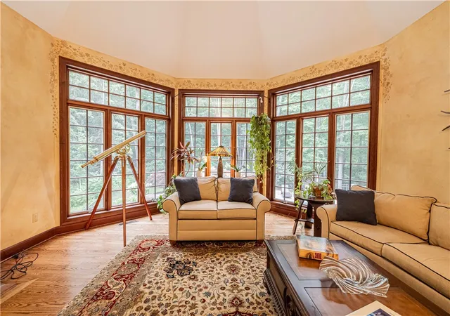Photo 4 of Single family home for sale at 7876 Hidden Oak, Pittsford, NY 14534 | MLS# R1694936 | Listing updated on 2026-08-24