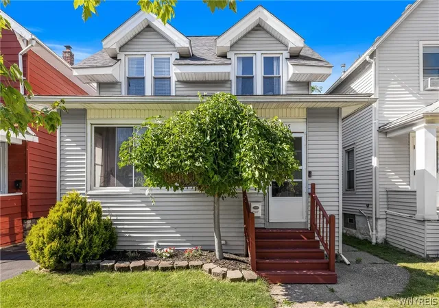 Photo 1 of Sale Pending at 135 Tremaine Ave, Buffalo, NY 14217 | MLS# B1698468 | Listing updated on 2026-08-17