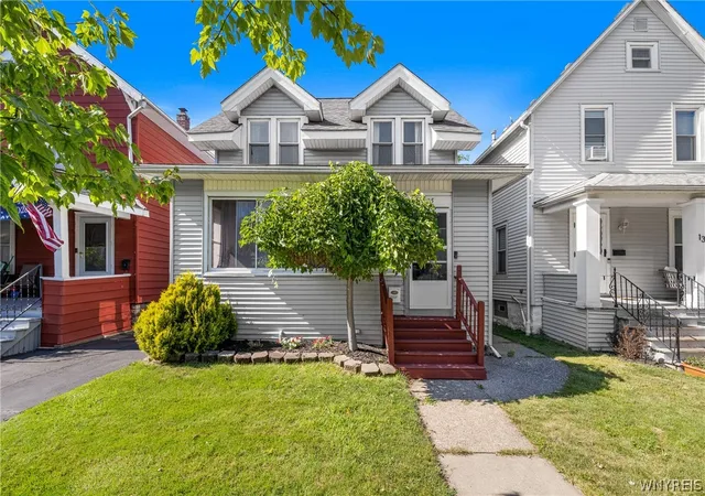 Photo 2 of Sale Pending at 135 Tremaine Ave, Buffalo, NY 14217 | MLS# B1698468 | Listing updated on 2026-08-17