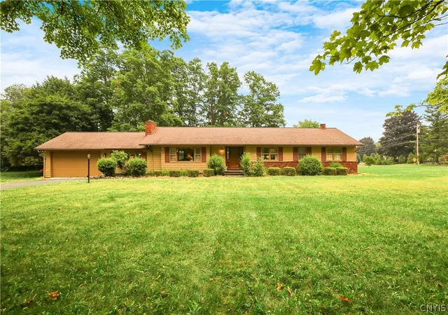 Photo 1 of Single family home for sale at 7216 Woodchuck Hl Rd, Fayetteville, NY 13066 | MLS# S1698535 | Listing updated on 2026-09-16