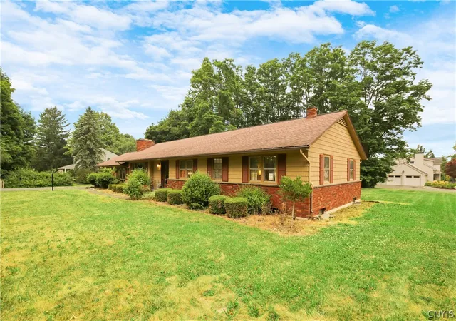 Photo 2 of Single family home for sale at 7216 Woodchuck Hl Rd, Fayetteville, NY 13066 | MLS# S1698535 | Listing updated on 2026-09-16