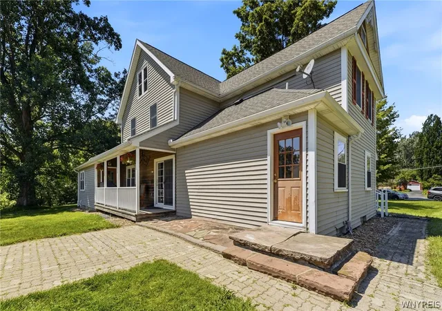 Photo 3 of Sale Pending at 5778 Tonawanda Crk Rd, Lockport, NY 14094 | MLS# B1698976 | Listing updated on 2026-08-06