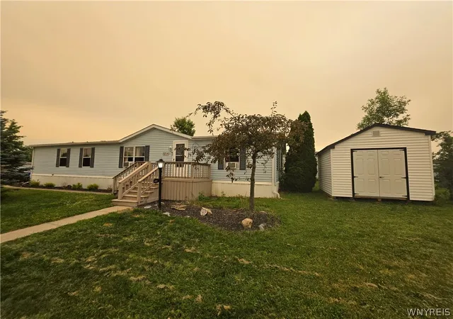 Manufactured home for sale at 1215 Ridgewood Dr, Lockport, NY 14094 | MLS# B1699271