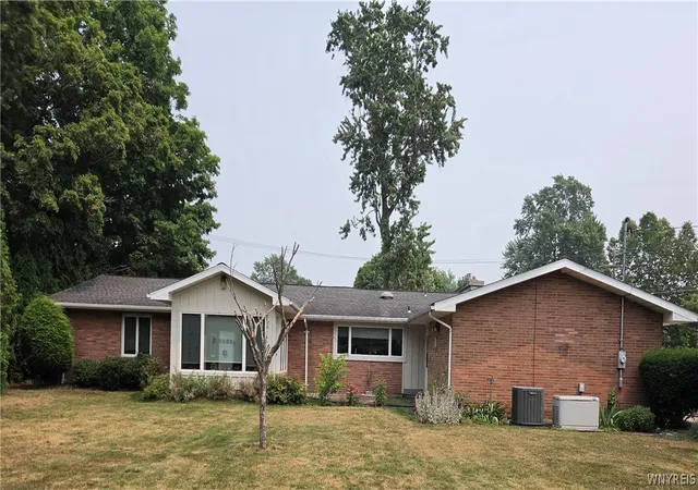 Photo 2 of Single family home for sale at 1340 West Ave, Medina, NY 14103 | MLS# B1698458 | Listing updated on 2026-09-10