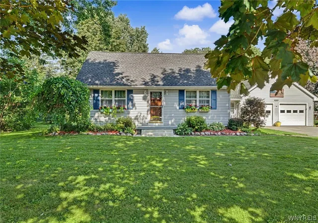 Photo 2 of Sale Pending at 7157 Taylor Rd, Hamburg, NY 14075 | MLS# B1697888 | Listing updated on 2026-08-31