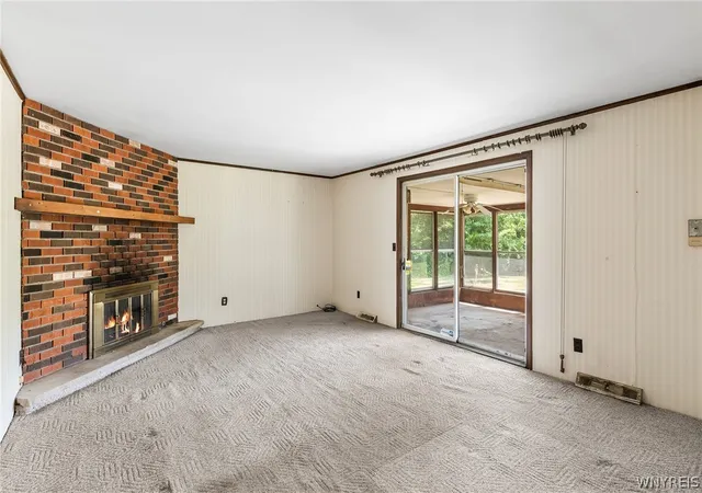 Photo 4 of Sale Pending at 137 Christine Dr, Buffalo, NY 14228 | MLS# B1699381 | Listing updated on 2026-09-06