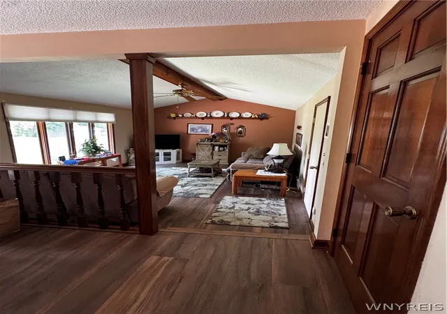 Photo 4 of Sale Pending at 3568 Heatherwood Dr, Hamburg, NY 14075 | MLS# B1699302 | Listing updated on 2026-09-15
