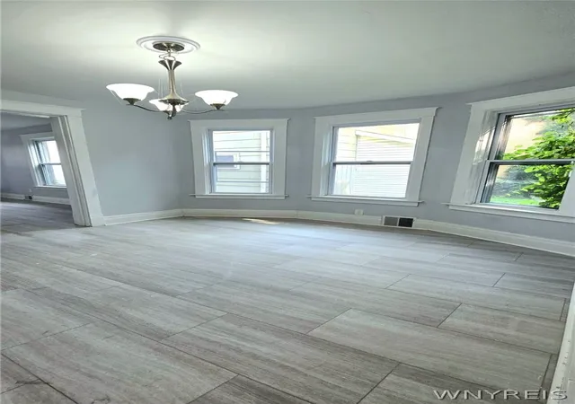 Listing Photo 4 - Condo for sale in building located at 468 Portage Rd, Niagara Falls, NY 14303