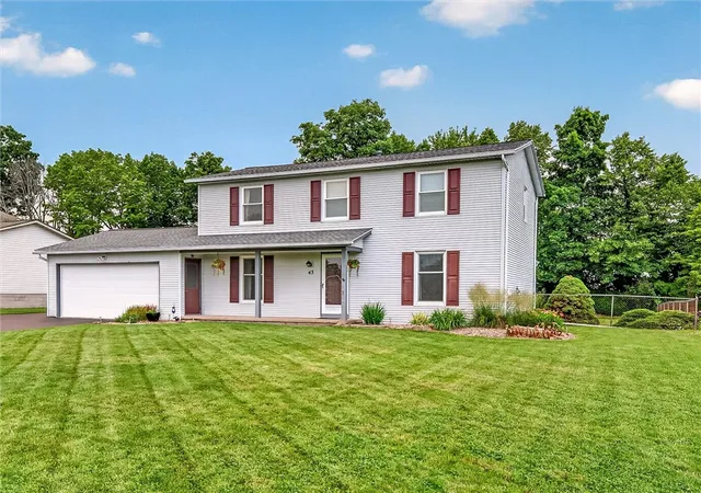 Photo 2 of Sale Pending at 43 Fontana Ln, Rochester, NY 14612 | MLS# R1686855 | Listing updated on 2026-08-08