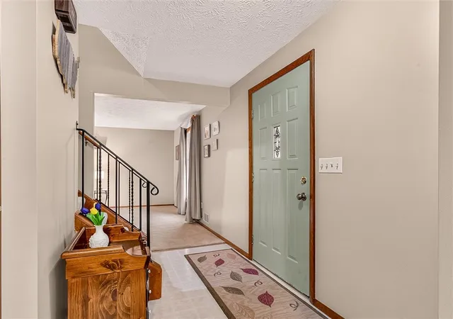 Photo 3 of Sale Pending at 43 Fontana Ln, Rochester, NY 14612 | MLS# R1686855 | Listing updated on 2026-08-08