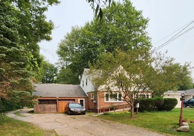 Photo 2 of Sale Pending at 6875 Nash Rd, North Tonawanda, NY 14120 | MLS# R1698952 | Listing updated on 2026-08-18