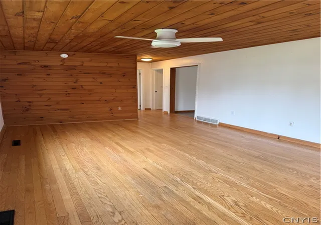 Photo 2 of Sale Pending at 12 Havens Ave, Auburn, NY 13021 | MLS# S1699462 | Listing updated on 2026-08-26