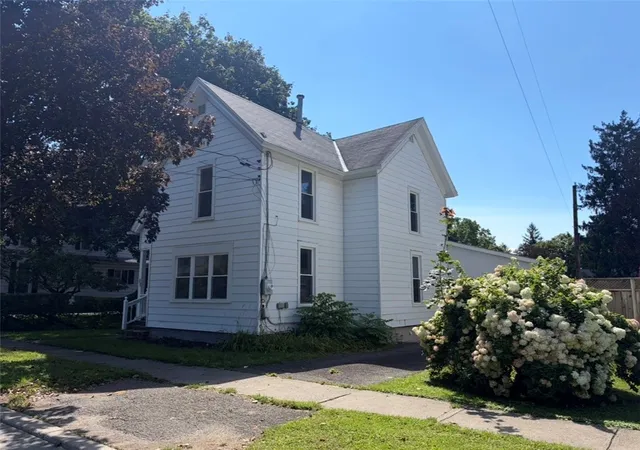 Photo 1 of Single family home for sale at 55 Pleasant St, Norwich, NY 13815 | MLS# R1698662 | Listing updated on 2026-08-29