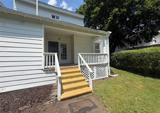 Photo 3 of Single family home for sale at 55 Pleasant St, Norwich, NY 13815 | MLS# R1698662 | Listing updated on 2026-08-29