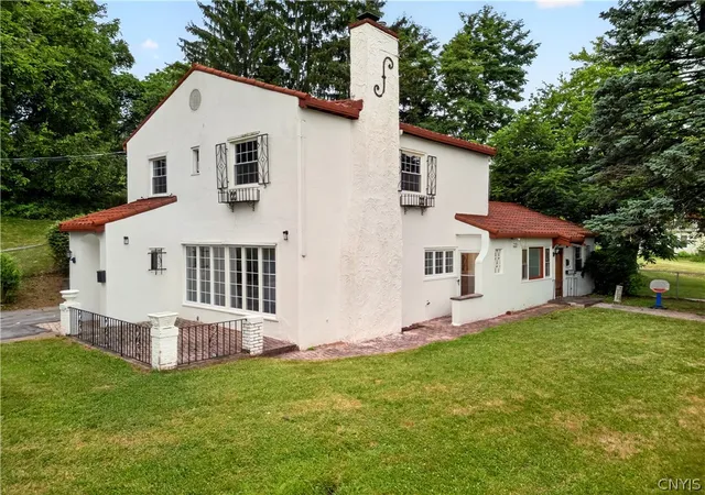 Photo 2 of Sale Pending at 799 Woods Rd, Syracuse, NY 13209 | MLS# S1699020 | Listing updated on 2026-08-17