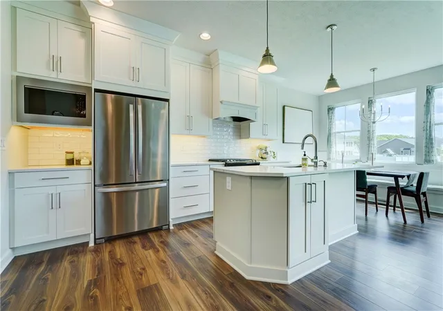 Photo 3 of Sale Pending at 26 Chase Meadow, Honeoye Falls, NY 14472 | MLS# R1699247 | Listing updated on 2026-09-15