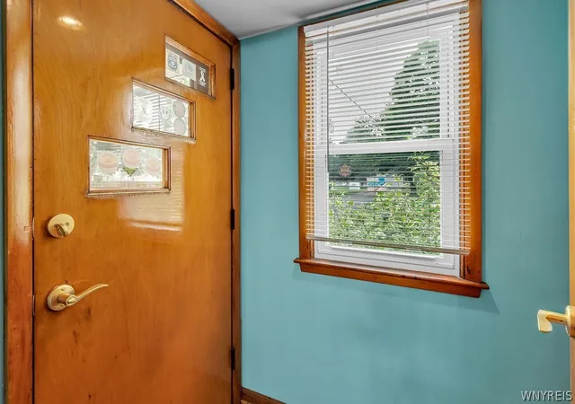 Photo 2 of Sale Pending at 5858 N Kline Rd, Lewiston, NY 14092 | MLS# B1699380 | Listing updated on 2026-08-07