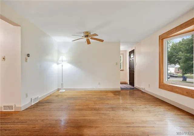 Photo 3 of Sale Pending at 152 Bernhardt Dr, Buffalo, NY 14226 | MLS# B1698838 | Listing updated on 2026-08-18