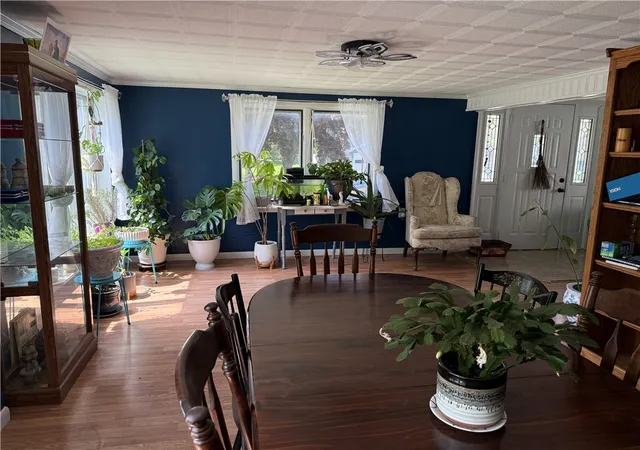 Photo 4 of Single family home for sale at 323 Maple St, Oswego, NY 13126 | MLS# R1699586 | Listing updated on 2026-09-15