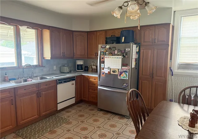 Photo 3 of Multi family home for sale at 206 N Park Ave, Buffalo, NY 14216 | MLS# B1694344 | Listing updated on 2026-08-13