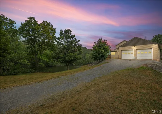 Photo 2 of Single family home for sale at 6904 Guyder Rd, Memphis, NY 13112 | MLS# S1699449 | Listing updated on 2026-09-13