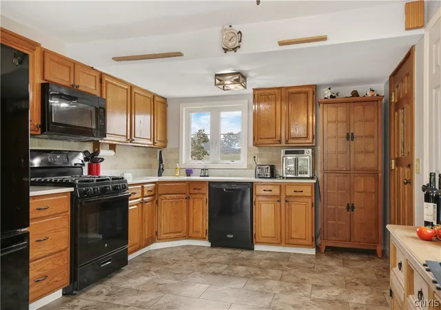 Photo 4 of Single family home for sale at 6904 Guyder Rd, Memphis, NY 13112 | MLS# S1699449 | Listing updated on 2026-09-13