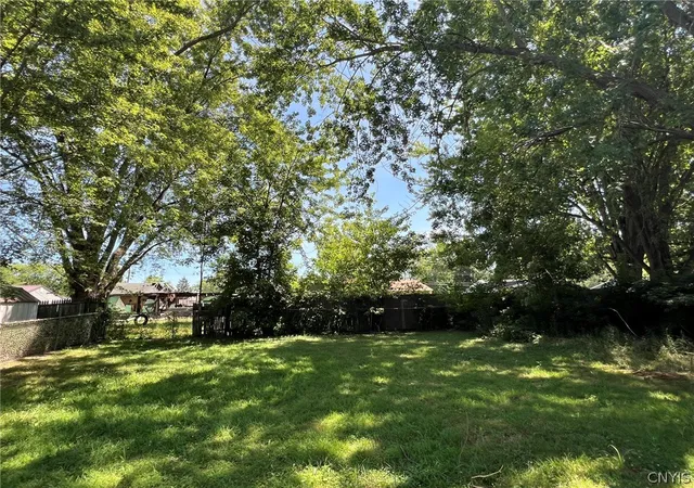 Photo 2 of Sale Pending at 7898 Rinaldo Blvd W, Bridgeport, NY 13030 | MLS# S1699634 | Listing updated on 2026-09-01