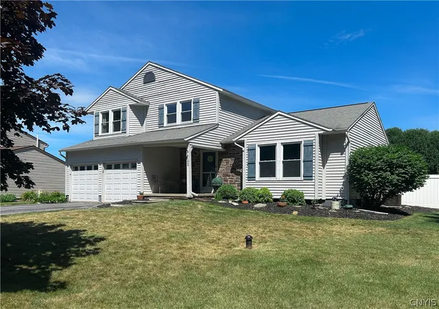 Photo 2 of Sale Pending at 102 Viceroy Dr, Camillus, NY 13031 | MLS# S1699446 | Listing updated on 2026-08-21