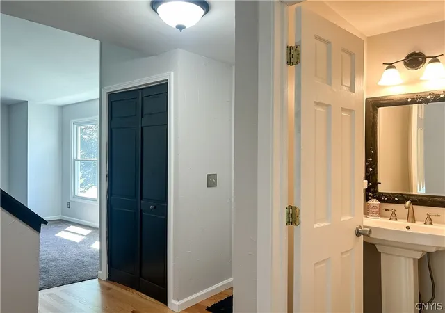 Photo 3 of Sale Pending at 102 Viceroy Dr, Camillus, NY 13031 | MLS# S1699446 | Listing updated on 2026-08-21