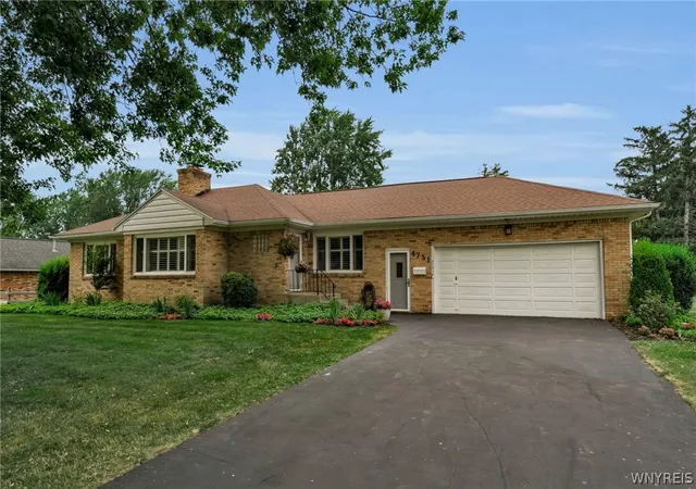 Photo 1 of Sale Pending at 4751 Brentwood Dr, Buffalo, NY 14221 | MLS# B1699562 | Listing updated on 2026-08-27
