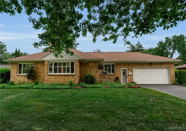Photo 3 of Sale Pending at 4751 Brentwood Dr, Buffalo, NY 14221 | MLS# B1699562 | Listing updated on 2026-08-27