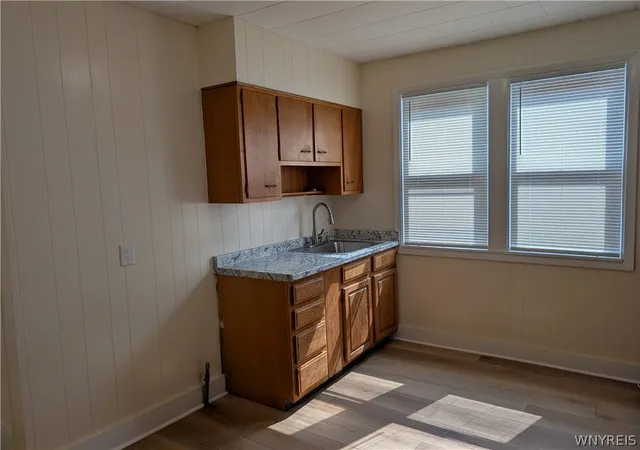 Listing Photo 4 - Condo for sale in building located at 50 Flower St, Buffalo, NY 14214