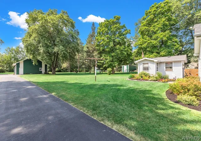 Photo 3 of Sale Pending at 10875 Howe Rd, Clarence, NY 14031 | MLS# B1699448 | Listing updated on 2026-09-07