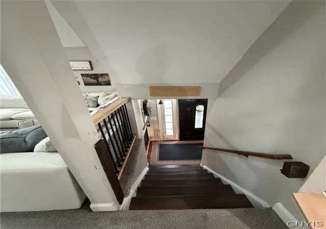 Photo 3 of Single family home for sale at 412 Weatheridge Dr, Camillus, NY 13031 | MLS# S1698989 | Listing updated on 2026-08-04