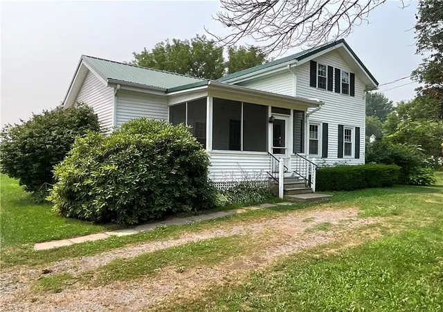 Photo 2 of Sale Pending at 13576 Ridge Rd W, Albion, NY 14411 | MLS# R1698454 | Listing updated on 2026-08-19