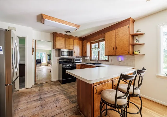 Photo 4 of Sale Pending at 141 Glenview Ln, Rochester, NY 14609 | MLS# R1699806 | Listing updated on 2026-08-07