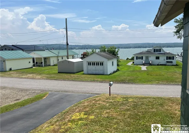 Photo 3 of Single family home for sale at 3510 Lake St, Fluvanna, NY 14701 | MLS# R1699759 | Listing updated on 2026-09-15